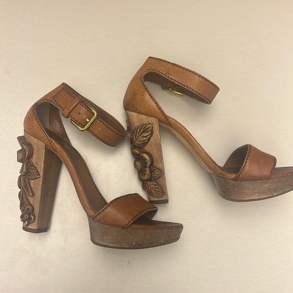 Miu Miu wood flower heels- size 36.5 - Picture 1 of 5